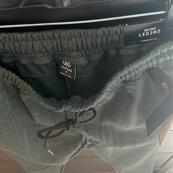 LEG3NDJogger, 2 pair Size Men’s Small, Dark Gray and Hunter Green - Picture 3 of 7